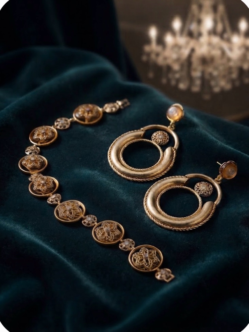 VTG 1970s Monet bracelet w similar matching earrings